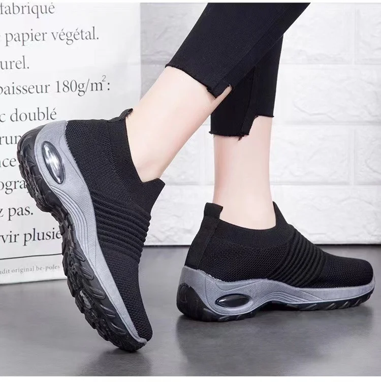 Women's Knit Slip-On Air Cushion Sneakers