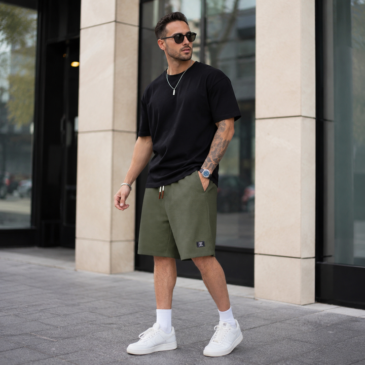 WEEKEND SHORTS | STRAIGHT-CUT CASUAL